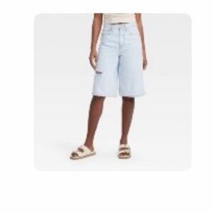 Universal Thread Light Blue Denim Bermuda Shorts, Size 6, EUC